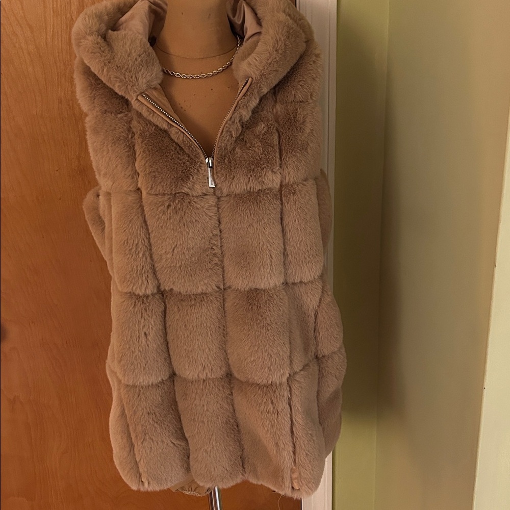 Michael Kors soft fur vest size Medium